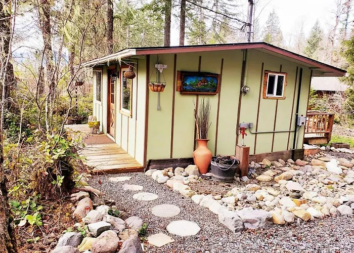 Mt Rainier Little Green Cabin On Big Creek!