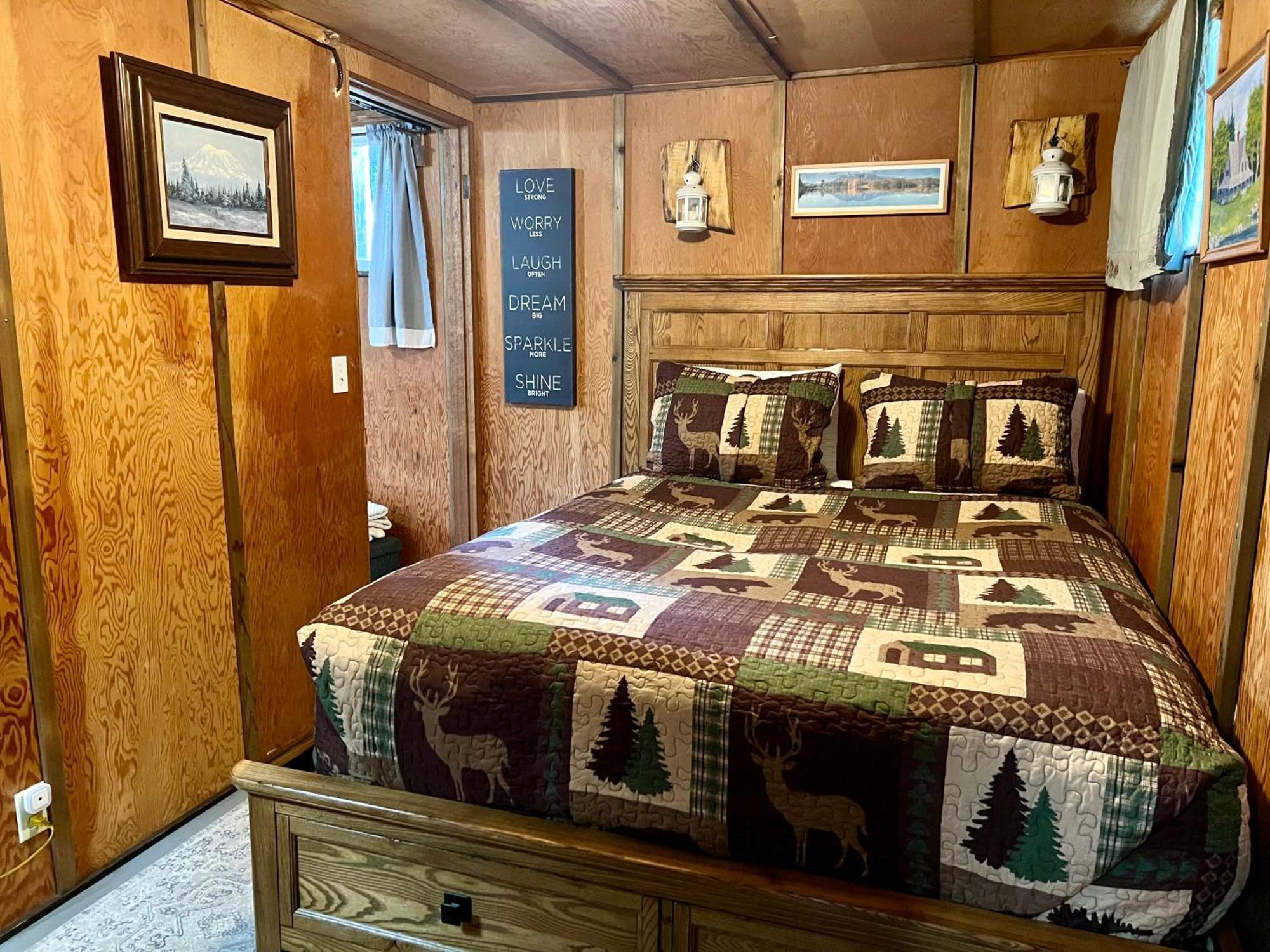 Holiday home Mt Rainier Little On Big Creek!